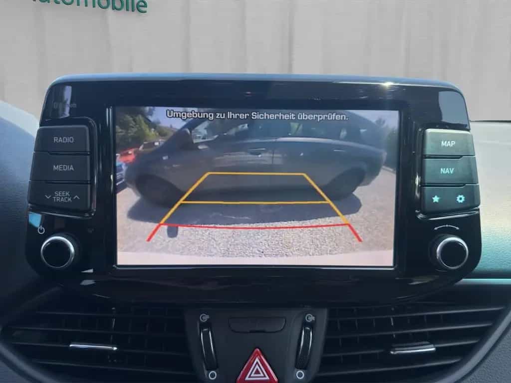 Hyundai i30 YES! Plus 1.4 140PS LED/NAV/CAM/SCHECKHEFT 10/2019-photo-12