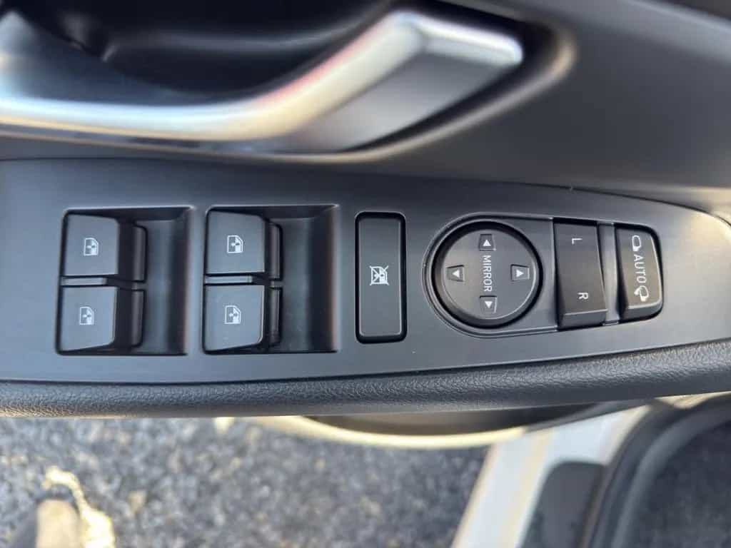Hyundai i30 YES! Plus 1.4 140PS LED/NAV/CAM/SCHECKHEFT 10/2019-photo-14