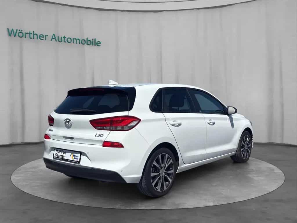 Hyundai i30 YES! Plus 1.4 140PS LED/NAV/CAM/SCHECKHEFT 10/2019-photo-5