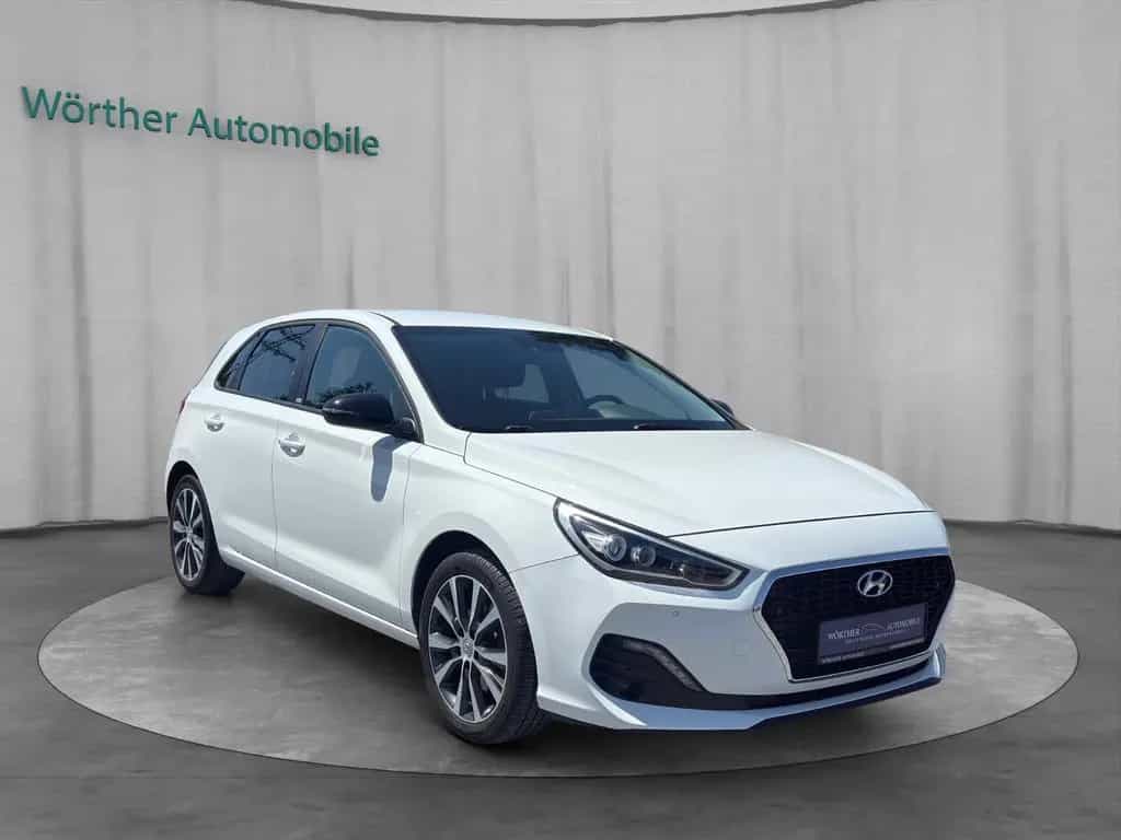 Hyundai i30 YES! Plus 1.4 140PS LED/NAV/CAM/SCHECKHEFT 10/2019-photo-7