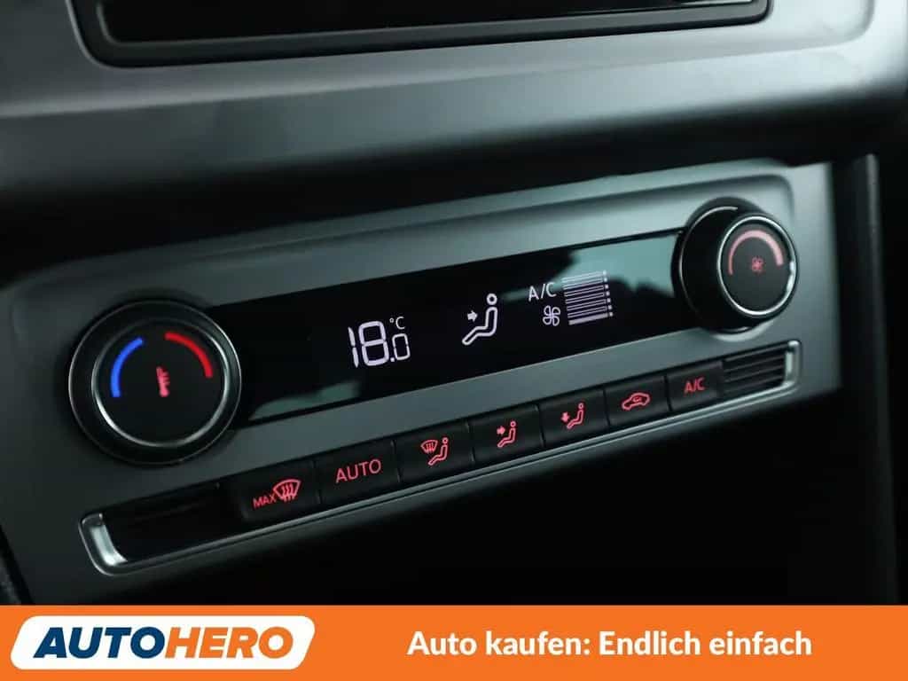 Volkswagen Polo 1.2 TSI Lounge BlueMotion Tech Aut.*TEMPO* 09/2015-photo-23