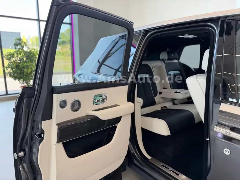 Rolls-Royce Cullinan Black Badge Novitec Overdo. RR Garantie 07/2022-photo-12