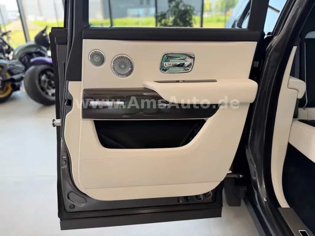 Rolls-Royce Cullinan Black Badge Novitec Overdo. RR Garantie 07/2022-photo-13