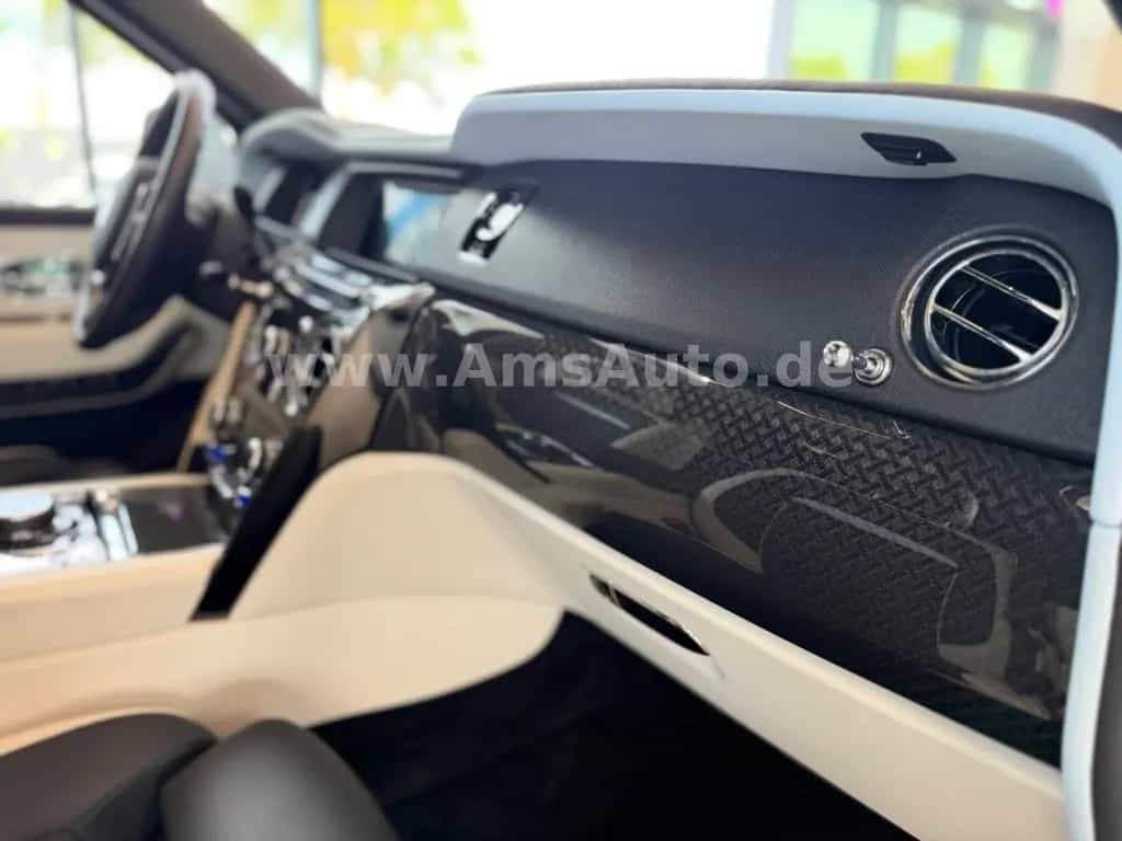 Rolls-Royce Cullinan Black Badge Novitec Overdo. RR Garantie 07/2022-photo-24