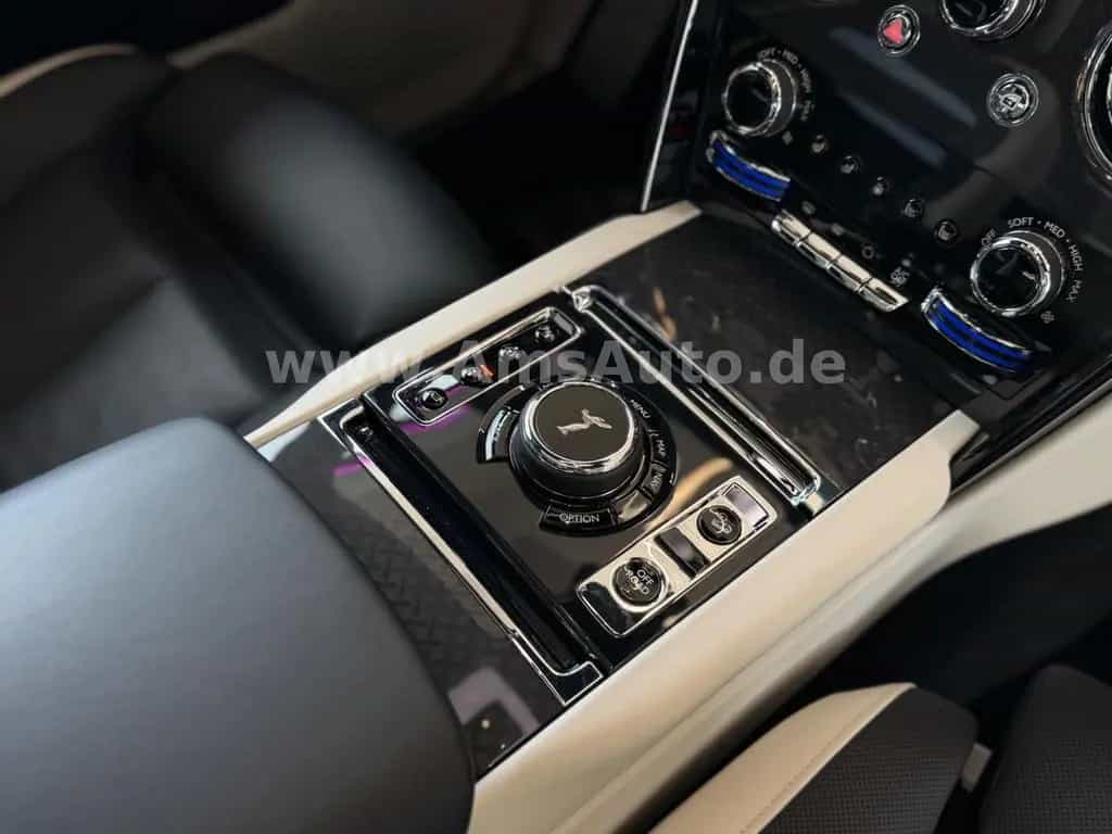 Rolls-Royce Cullinan Black Badge Novitec Overdo. RR Garantie 07/2022-photo-28