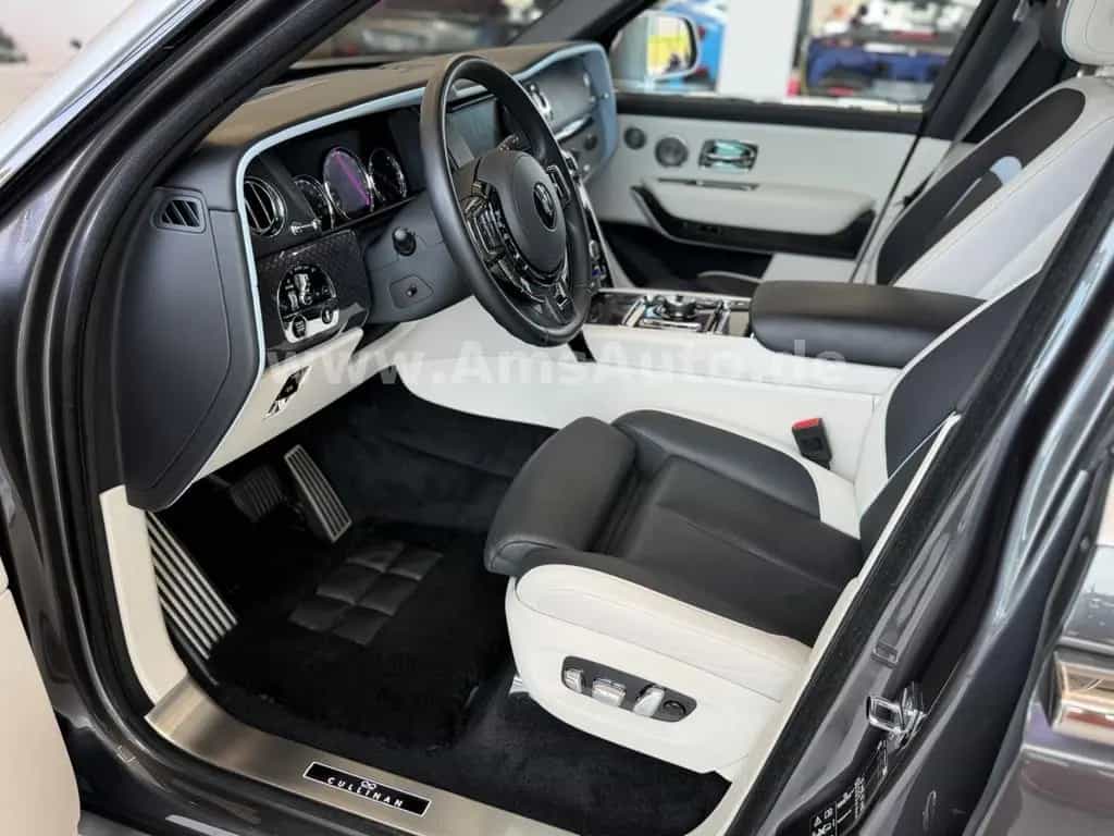 Rolls-Royce Cullinan Black Badge Novitec Overdo. RR Garantie 07/2022-photo-29