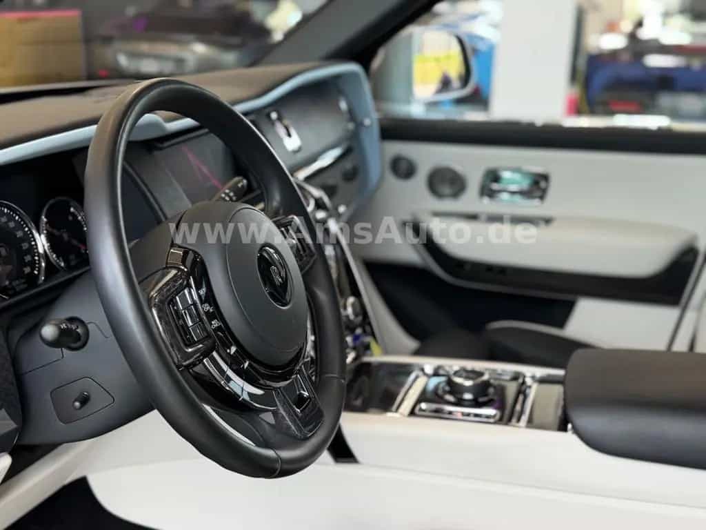 Rolls-Royce Cullinan Black Badge Novitec Overdo. RR Garantie 07/2022-photo-30