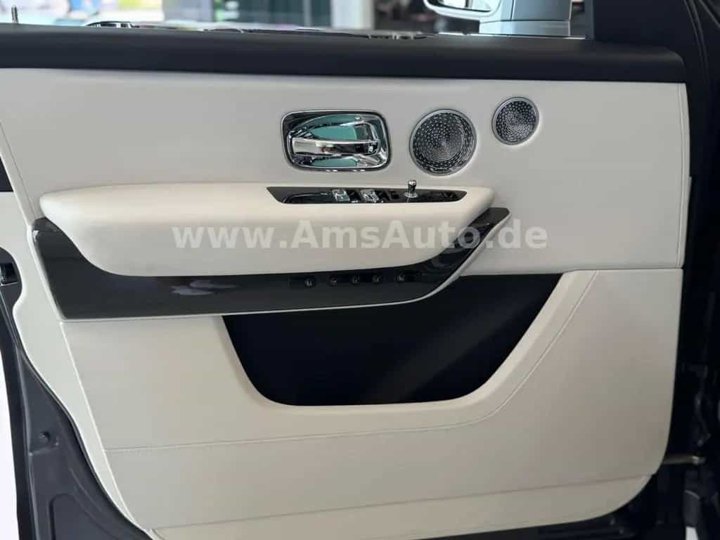 Rolls-Royce Cullinan Black Badge Novitec Overdo. RR Garantie 07/2022-photo-33