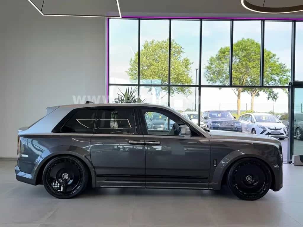 Rolls-Royce Cullinan Black Badge Novitec Overdo. RR Garantie 07/2022-photo-4