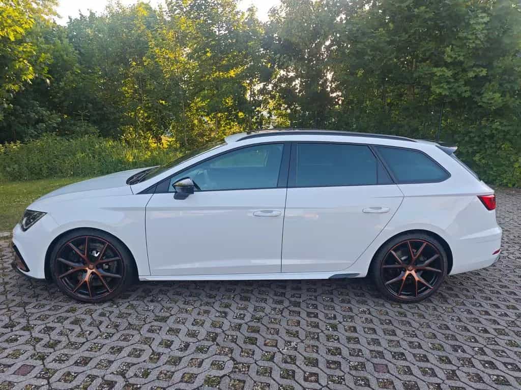 Seat Leon 2.0 TSI CUPRA R 4Drive DSG Carbonpaket 07/2020-photo-1
