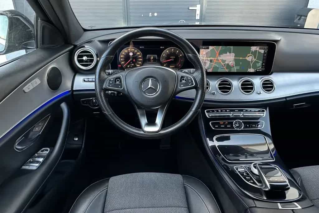 Mercedes-Benz E 250 *EXCLUSIVE*DIS+*DI-TACHO*HEAD-UP*AHK*360° 08/2018-photo-12