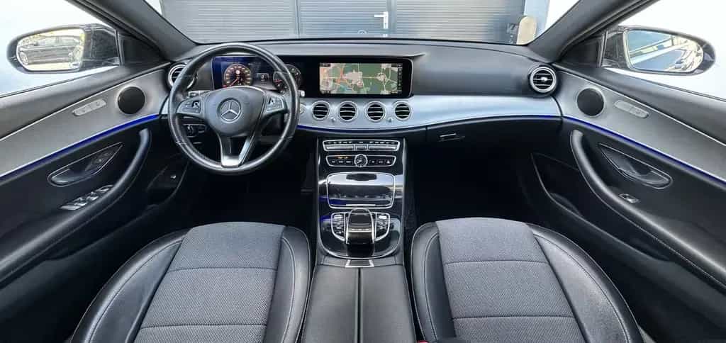 Mercedes-Benz E 250 *EXCLUSIVE*DIS+*DI-TACHO*HEAD-UP*AHK*360° 08/2018-photo-2