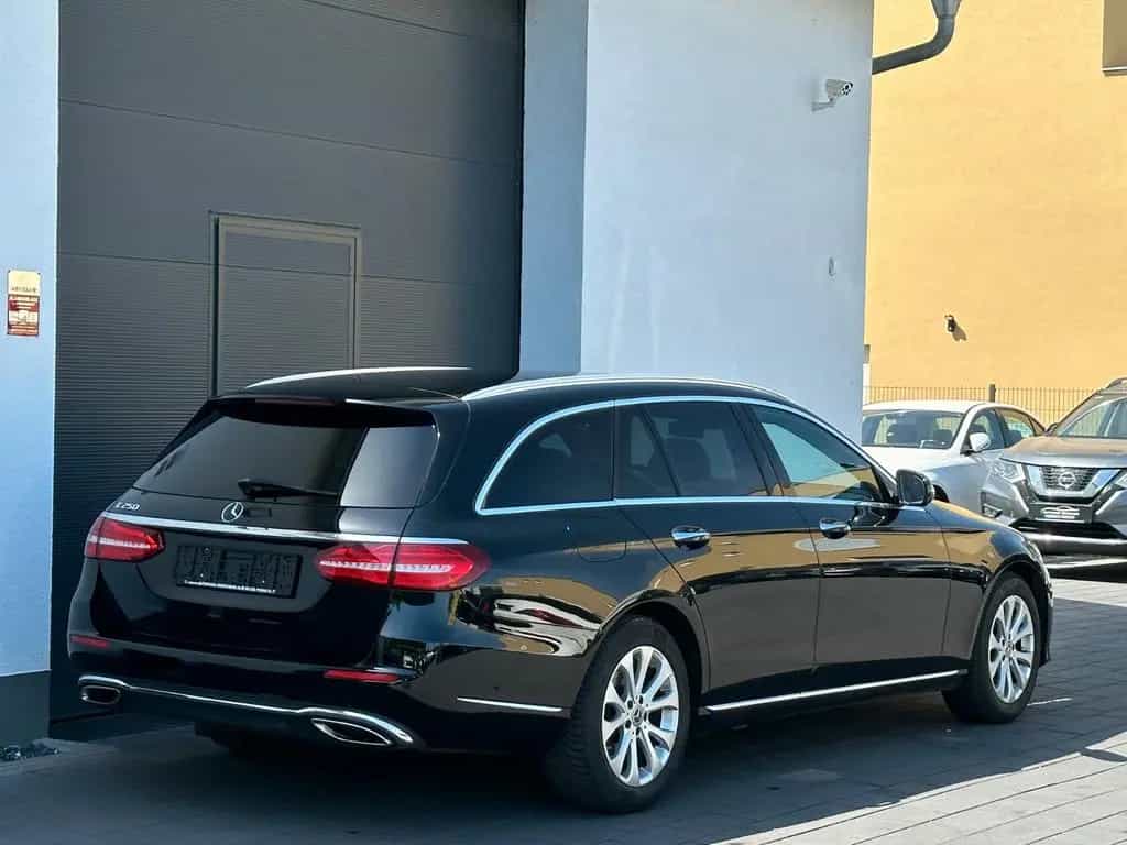 Mercedes-Benz E 250 *EXCLUSIVE*DIS+*DI-TACHO*HEAD-UP*AHK*360° 08/2018-photo-20