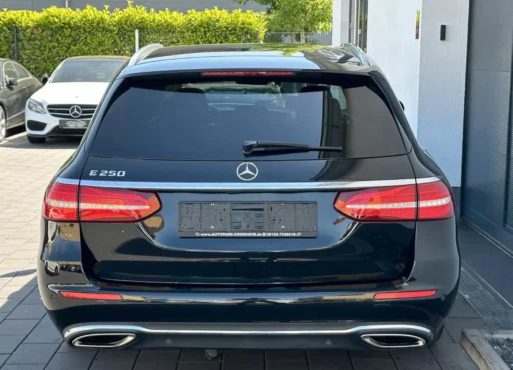 Mercedes-Benz E 250 *EXCLUSIVE*DIS+*DI-TACHO*HEAD-UP*AHK*360° 08/2018-photo-22