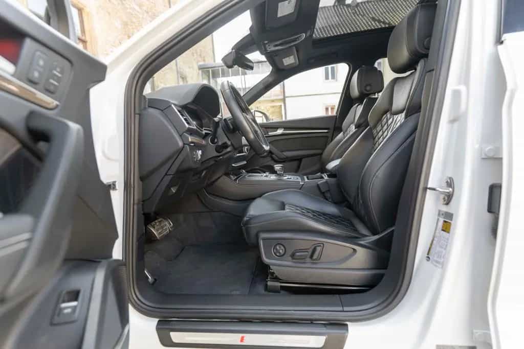 Audi SQ5 3.0 TFSI QUATTRO B&O HUD LED PANO 360° 04/2018-photo-4