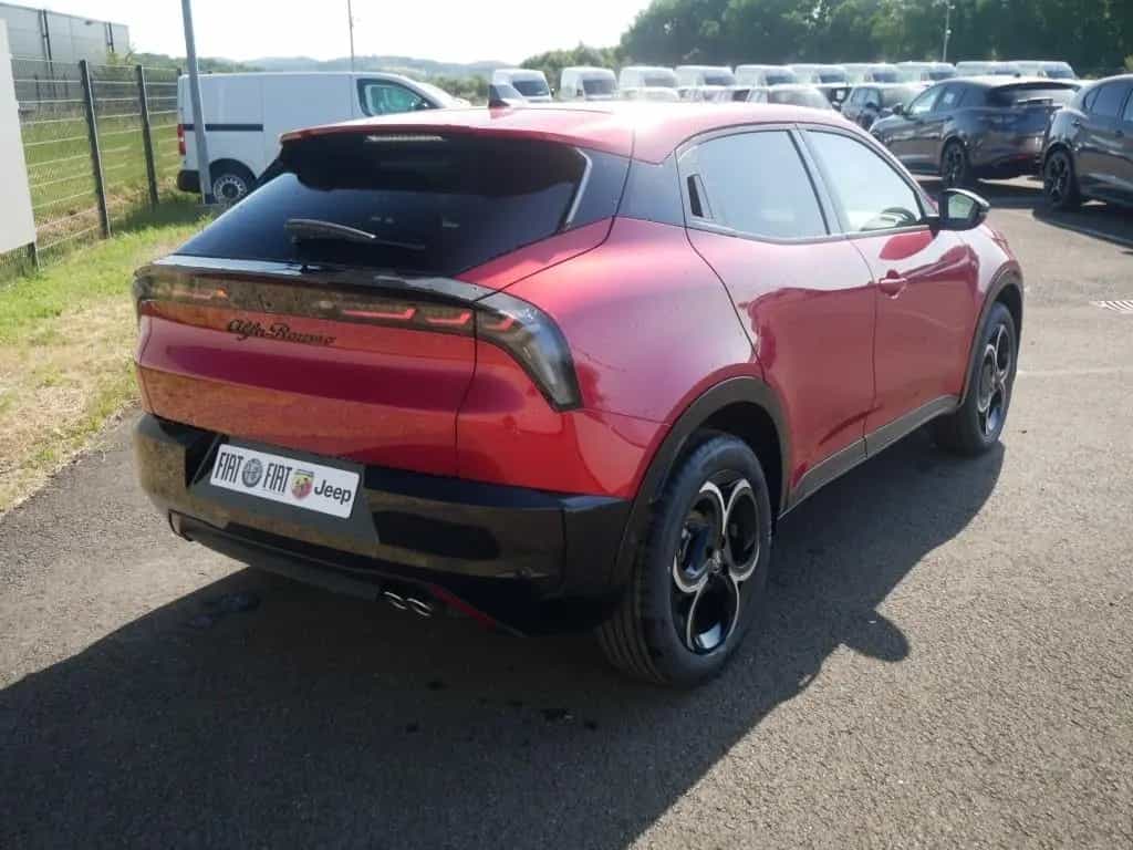 Alfa Romeo Junior IBRIDA TI 1.2 VGT 145PS DCT6 SCHIEBEDACH 06/2026-photo-2