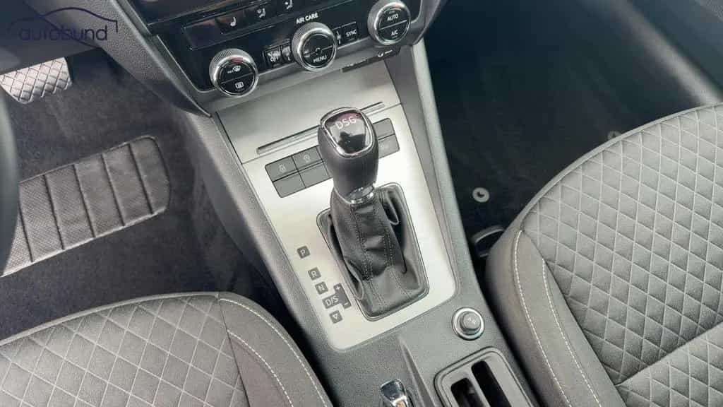 Skoda Octavia III Combi 1.0 TSI DSG AHK Alu KA LED Lin 11/2017-photo-15