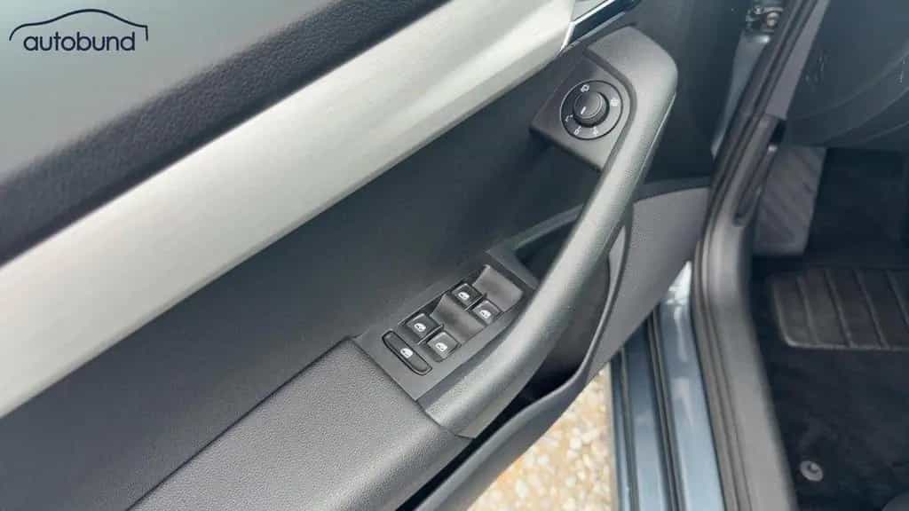 Skoda Octavia III Combi 1.0 TSI DSG AHK Alu KA LED Lin 11/2017-photo-9