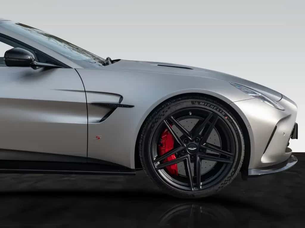 Aston Martin V8 Vantage Vantage S MY26 | Satin Paint | CCB | null-photo-12