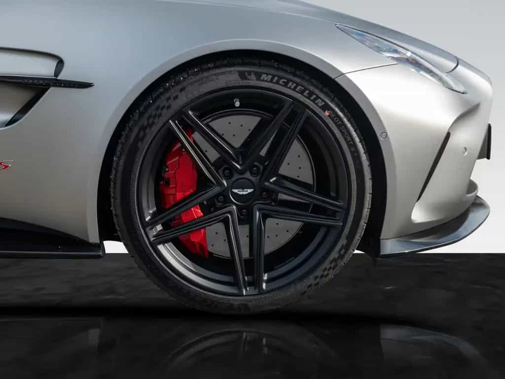 Aston Martin V8 Vantage Vantage S MY26 | Satin Paint | CCB | null-photo-13