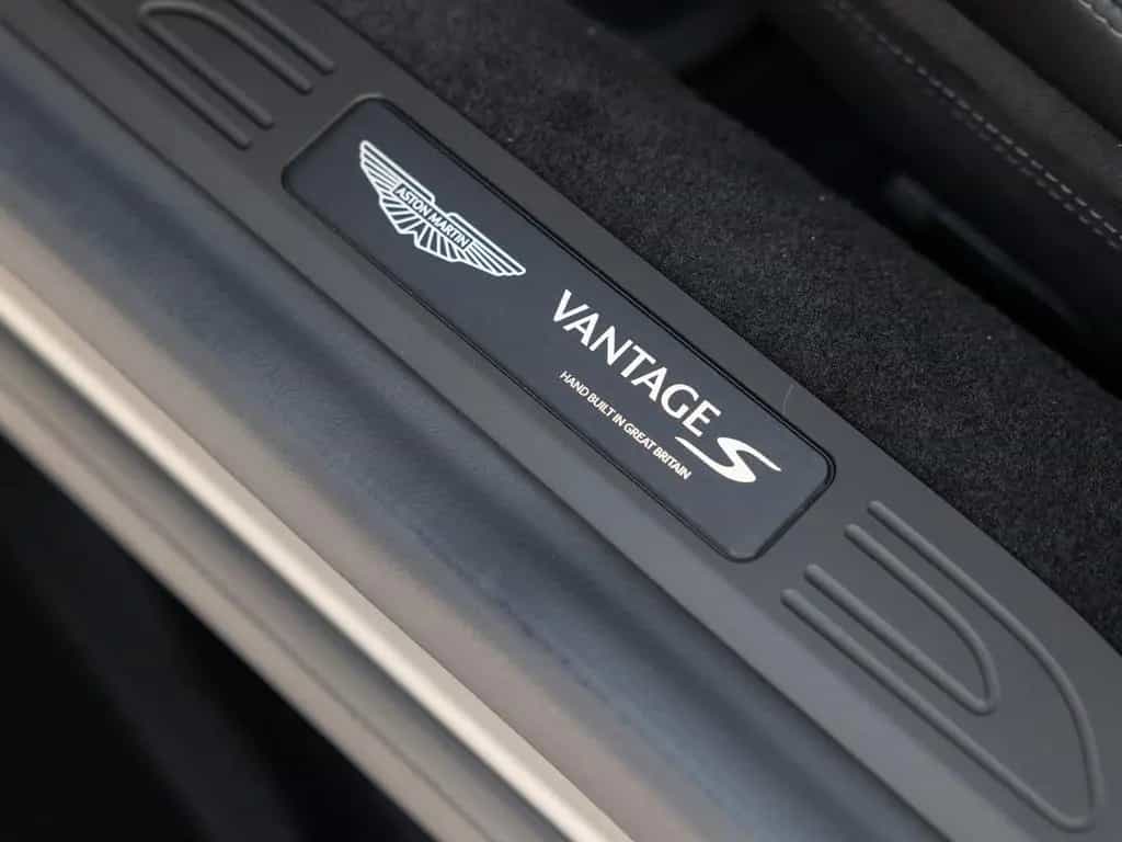 Aston Martin V8 Vantage Vantage S MY26 | Satin Paint | CCB | null-photo-30
