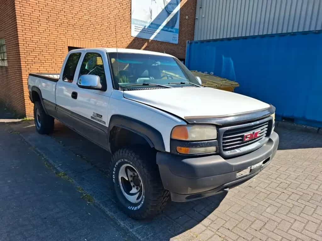 GMC Sierra 07/2002-photo-0