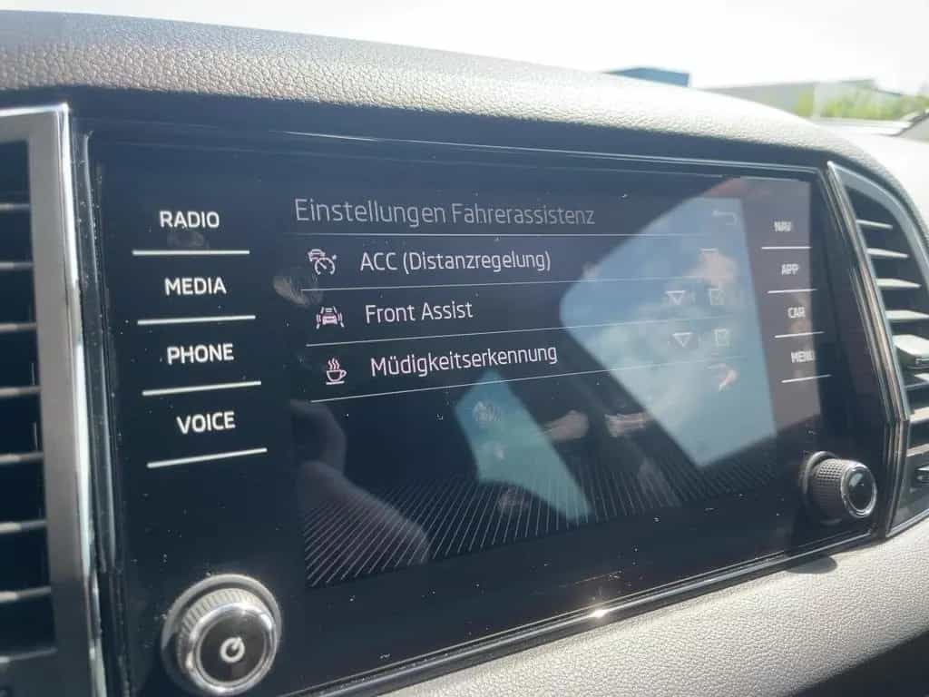 Skoda Karoq Style APP+DAB+AHK+ACC+LED+NAVI+PDC+KAMERA 10/2021-photo-14