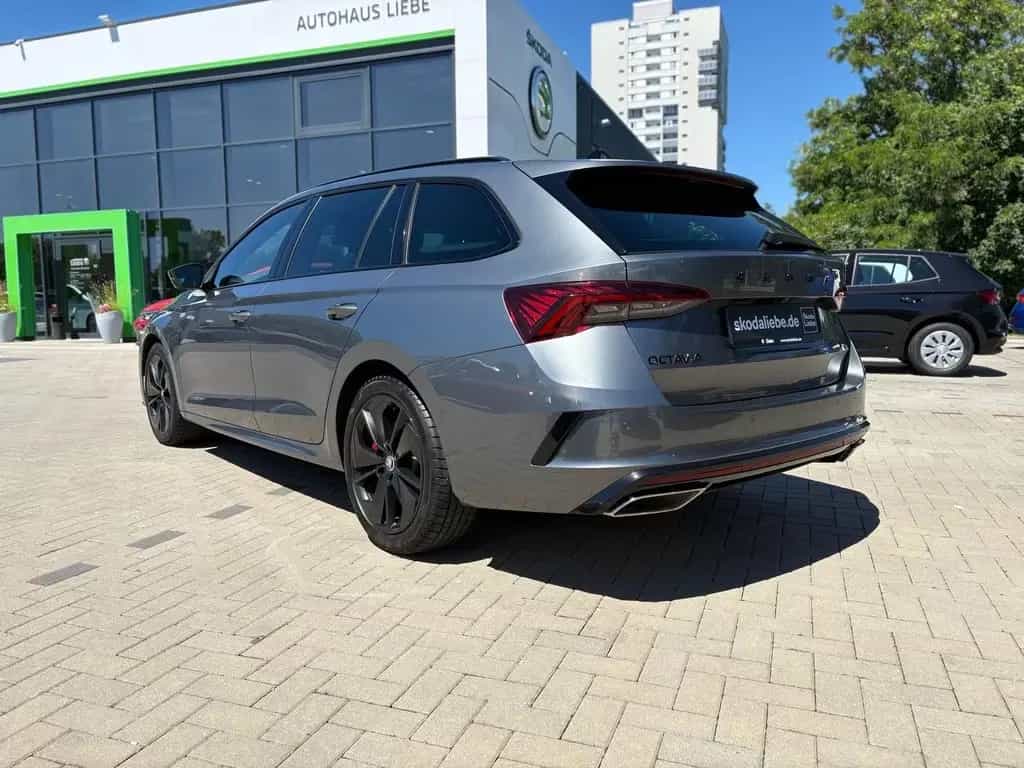 Skoda Octavia COMBI RS 2.0TSI DSG NAVI+SHZ+MATRIX-LED 03/2024-photo-2