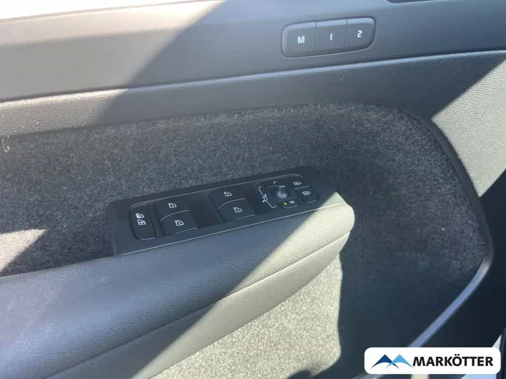 Volvo XC40 B3 Plus Dark Leder/Memory/H&K/Kamera 06/2023-photo-17