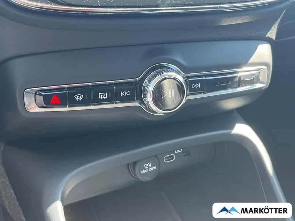Volvo XC40 B3 Plus Dark Leder/Memory/H&K/Kamera 06/2023-photo-25