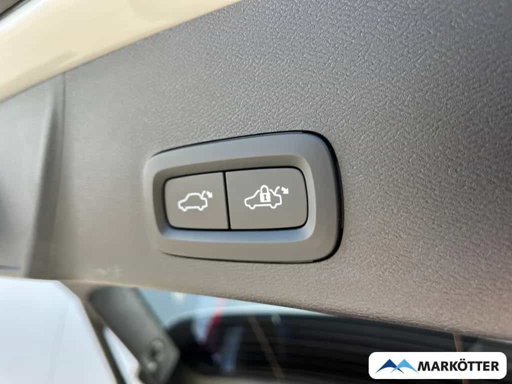 Volvo XC40 B3 Plus Dark Leder/Memory/H&K/Kamera 06/2023-photo-7