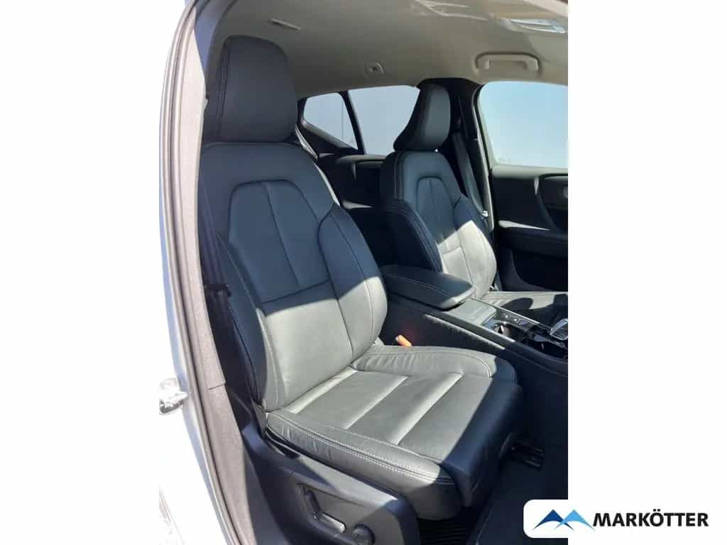 Volvo XC40 B3 Plus Dark Leder/Memory/H&K/Kamera 06/2023-photo-9