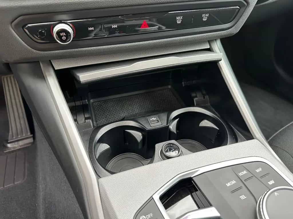 BMW 320 d Automatik*Head Up*LED*SHZ*W+Sommer Räder 10/2023-photo-28