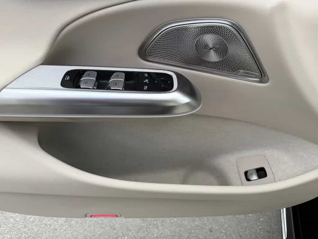 Mercedes-Benz E 200 Exclusive Standhz Pano AHK HUD 21 Zoll AMG 04/2025-photo-13