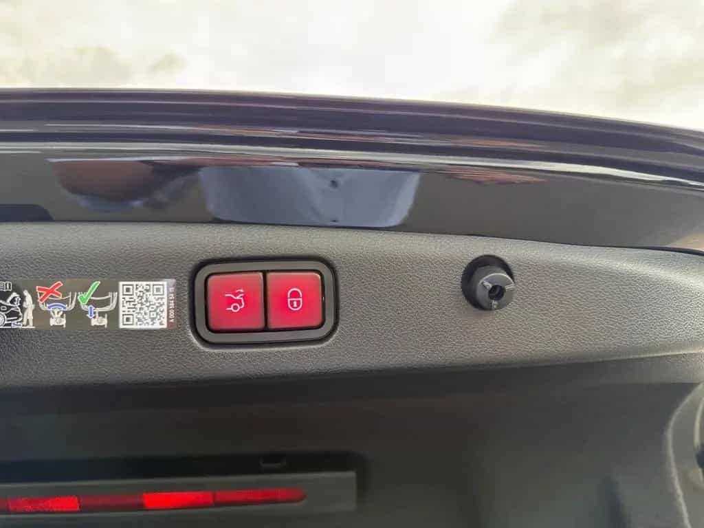 Mercedes-Benz E 200 Exclusive Standhz Pano AHK HUD 21 Zoll AMG 04/2025-photo-29