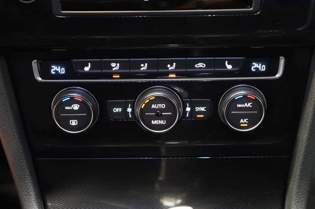Volkswagen Golf 7 GTI Performance DSG 2.Hand*Unfallfrei*RFK 01/2016-photo-26