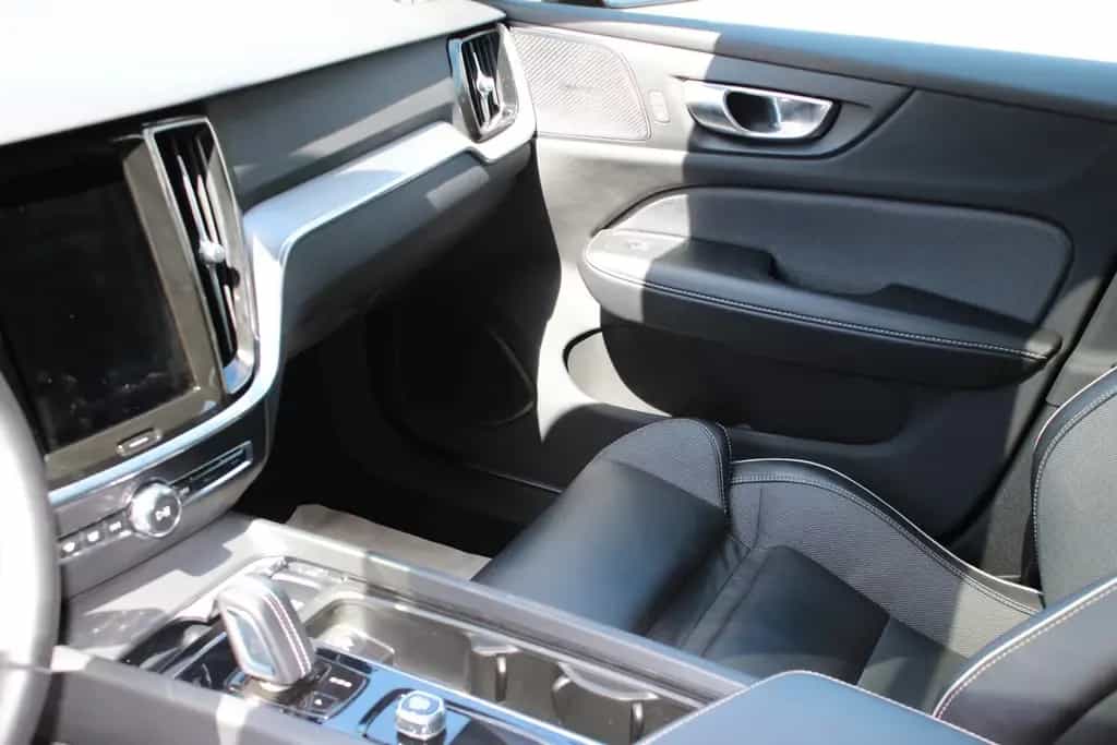 Volvo V60 Kombi R Design/LEDER/NAVI/LED//PANO/ 11/2021-photo-14