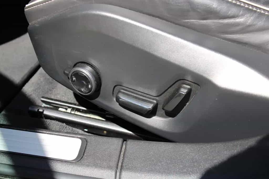 Volvo V60 Kombi R Design/LEDER/NAVI/LED//PANO/ 11/2021-photo-16