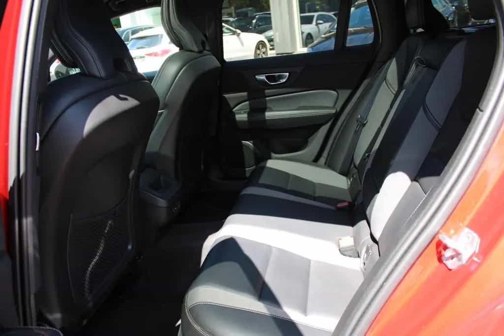 Volvo V60 Kombi R Design/LEDER/NAVI/LED//PANO/ 11/2021-photo-18