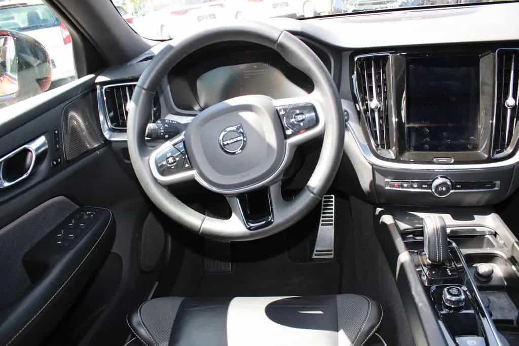 Volvo V60 Kombi R Design/LEDER/NAVI/LED//PANO/ 11/2021-photo-20