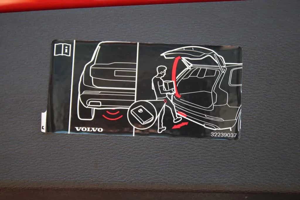 Volvo V60 Kombi R Design/LEDER/NAVI/LED//PANO/ 11/2021-photo-24
