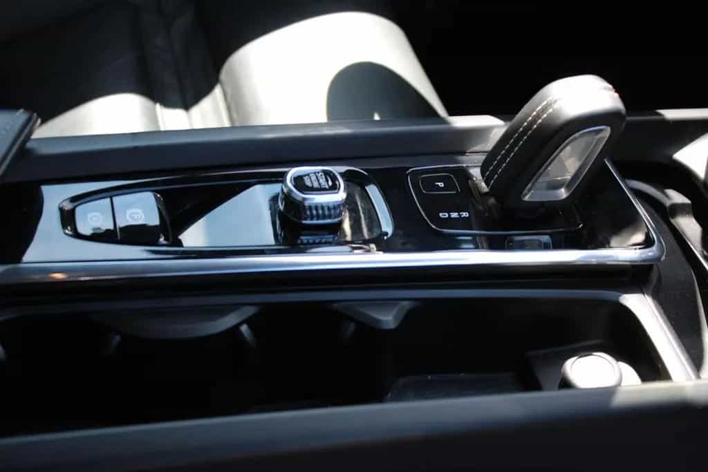 Volvo V60 Kombi R Design/LEDER/NAVI/LED//PANO/ 11/2021-photo-28