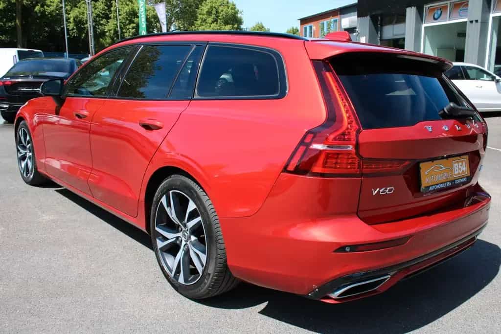 Volvo V60 Kombi R Design/LEDER/NAVI/LED//PANO/ 11/2021-photo-3