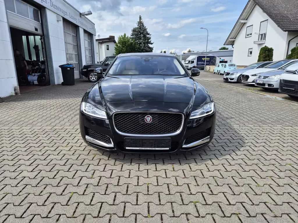 Jaguar XF Prestige Leder, GSHD, Navigation, Rückfahrkam 06/2019-photo-1
