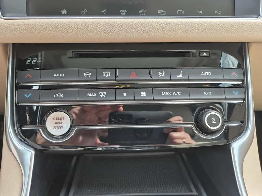 Jaguar XF Prestige Leder, GSHD, Navigation, Rückfahrkam 06/2019-photo-17