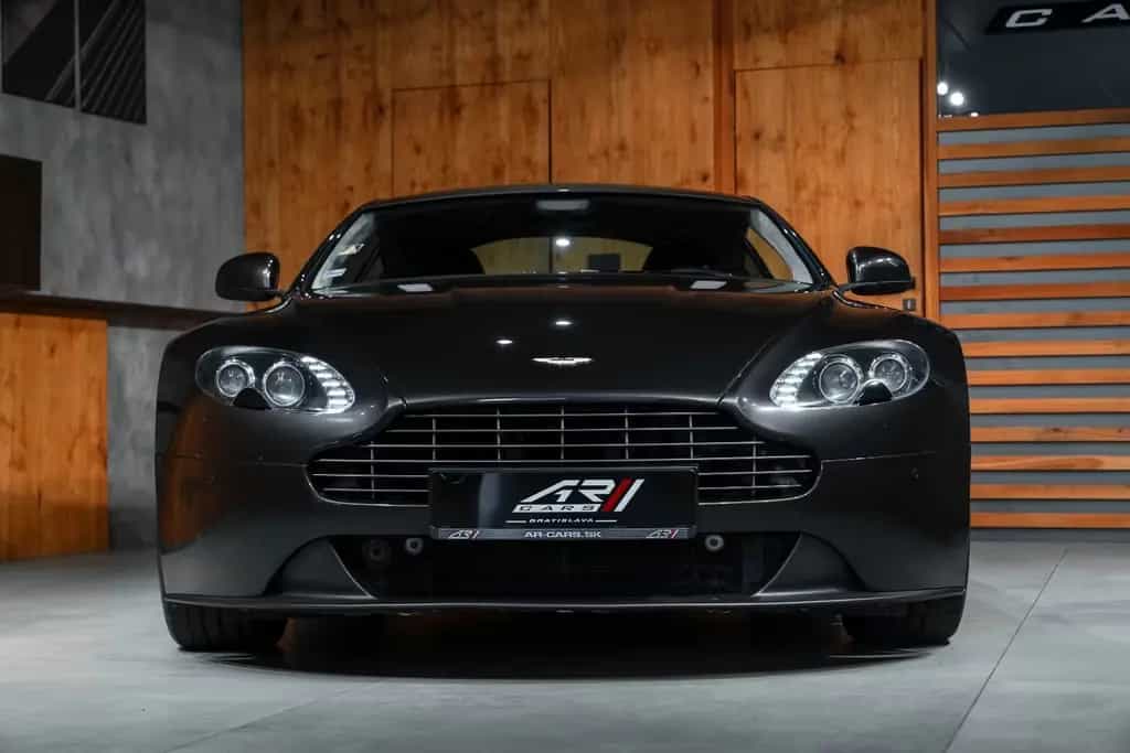 Aston Martin V8 Vantage 06/2012-photo-2