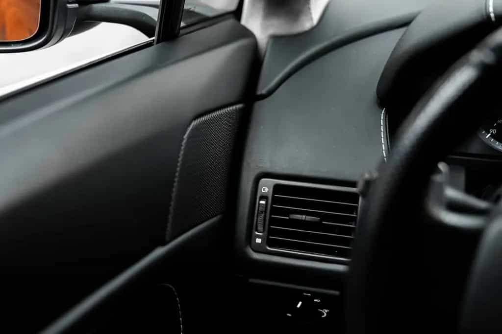 Aston Martin V8 Vantage 06/2012-photo-20