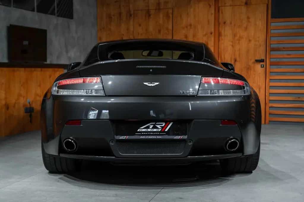Aston Martin V8 Vantage 06/2012-photo-21