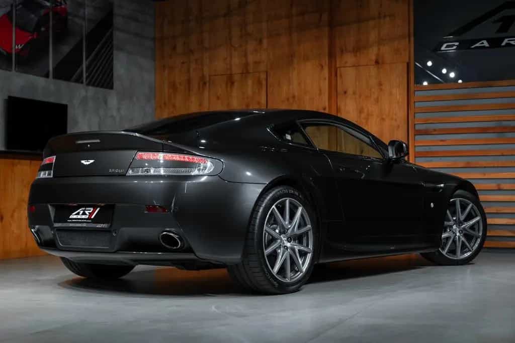 Aston Martin V8 Vantage 06/2012-photo-22