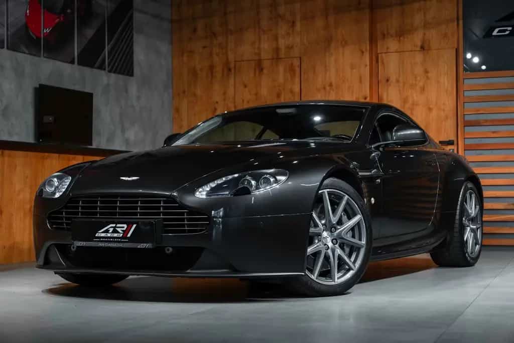 Aston Martin V8 Vantage 06/2012-photo-3